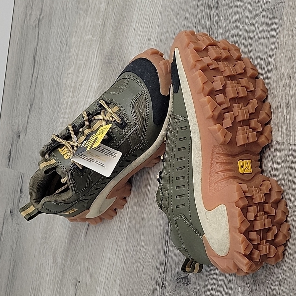 NEW CAT intruder sneakers olive green 6 1/2 P110219 6.5